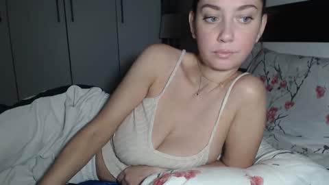 Snapshot of petite_danielle chatting on 10-04-25, 06:17 petite_danielle online show from 10-04-25, 06:17