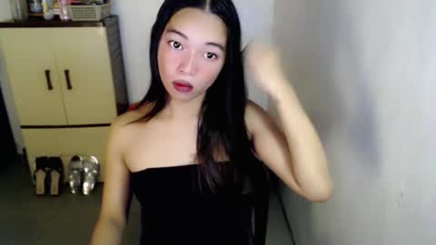 petite_mary69 online show from 05-26-26, 11:17