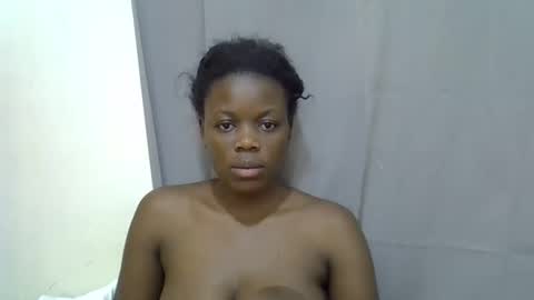 petite_melan online show from 09-27-25, 11:37