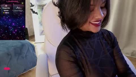 petite_molly_ online show from 11-05-25, 02:28