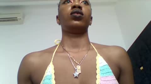 Snapshot of petite_princes chatting on 12-05-24, 08:55 petite_princes online show from 12-05-24, 08:55