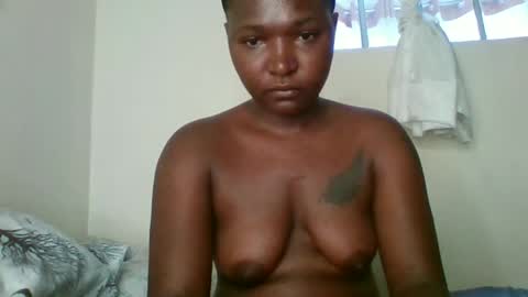 petite_shan online show from 05-10-26, 08:41
