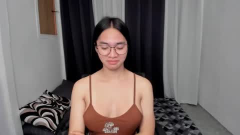 Snapshot of petiteasianmarian chatting on 05-14-26, 11:55 bigcock Marian online show from 05-14-26, 11:55