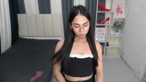 Snapshot of petiteasianyukie chatting on 10-17-25, 06:49 Yukie online show from 10-17-25, 06:49