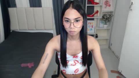 Snapshot of petiteasianyukie chatting on 10-18-25, 06:58 Yukie online show from 10-18-25, 06:58