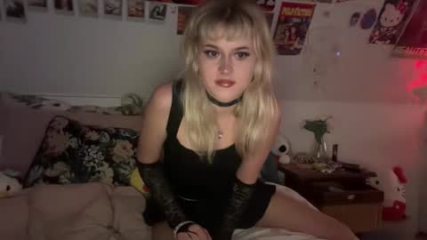 Crystal online show from 10-15-25, 01:50