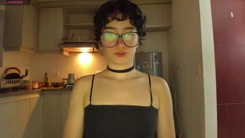 Snapshot of petitee_lunna chatting on 02-07-26, 11:19 Lunna online show from 02-07-26, 11:19