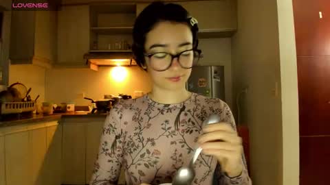 Snapshot of petitee_lunna chatting on 02-14-26, 11:45 Lunna online show from 02-14-26, 11:45