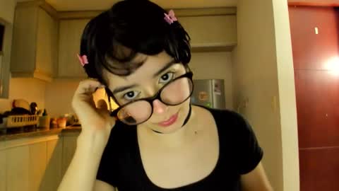 Snapshot of petitee_lunna chatting on 02-22-26, 12:23 Lunna online show from 02-22-26, 12:23