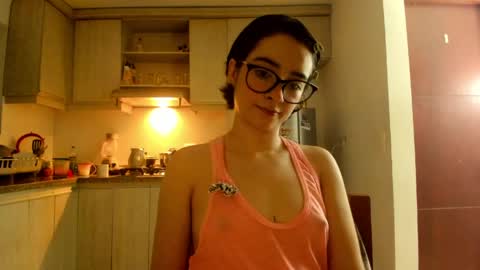 Lunna online show from 04-10-26, 01:55