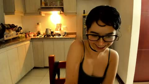 Lunna online show from 04-26-26, 12:19