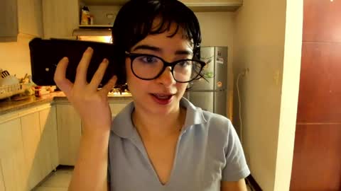 Lunna online show from 04-28-26, 01:48