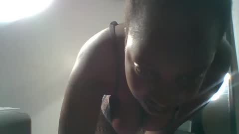 Snapshot of petiteebony6 chatting on 04-16-26, 03:13 petiteebony6 online show from 04-16-26, 03:13