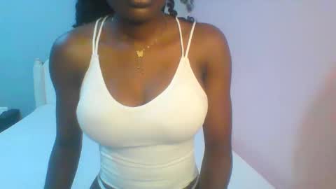 Snapshot of petiteediva chatting on 06-11-26, 02:33 diva online show from 06-11-26, 02:33