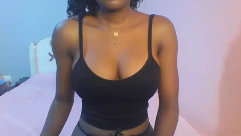 Snapshot of petiteediva chatting on 06-19-26, 02:49 diva online show from 06-19-26, 02:49