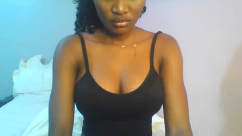 Snapshot of petiteediva chatting on 06-22-26, 03:08 diva online show from 06-22-26, 03:08