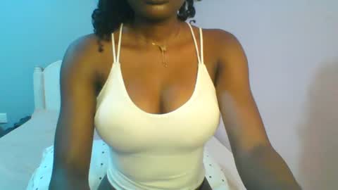 Snapshot of petiteediva chatting on 06-23-26, 03:04 diva online show from 06-23-26, 03:04
