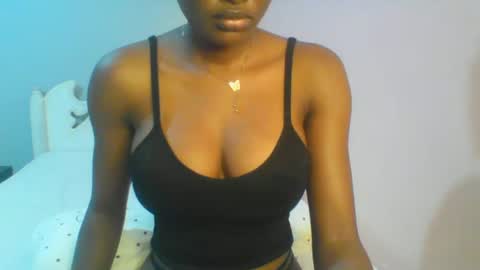 Snapshot of petiteediva chatting on 06-28-26, 02:50 diva online show from 06-28-26, 02:50