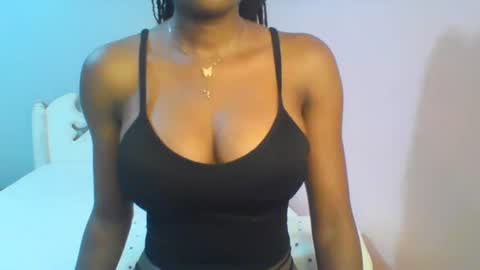 Snapshot of petiteediva chatting on 07-24-26, 02:53 diva online show from 07-24-26, 02:53