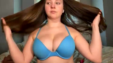 Bella online show from 06-26-26, 07:07