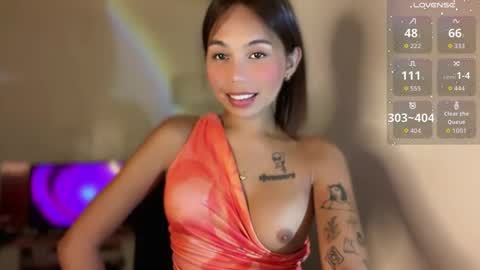 Snapshot of petitegirlx69 chatting on 05-19-26, 04:02 miss lisa online show from 05-19-26, 04:02