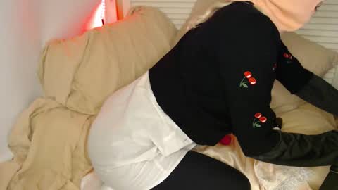 petitegirlypop online show from 09-28-25, 02:11