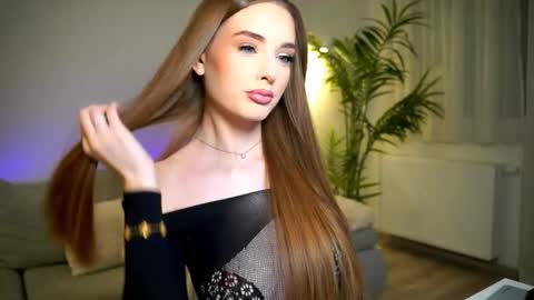 Snapshot of petitegonwiild chatting on 11-25-25, 10:54 Petitegonwiild online show from 11-25-25, 10:54