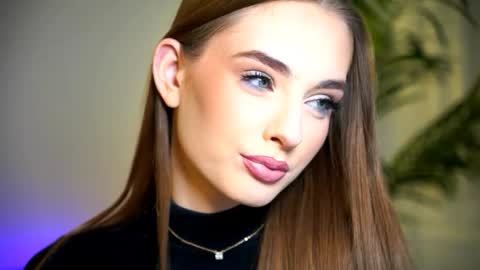 Snapshot of petitegonwiild chatting on 12-16-25, 12:26 Petitegonwiild online show from 12-16-25, 12:26