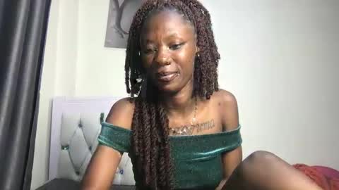 petitehoneyy online show from 05-27-26, 09:45