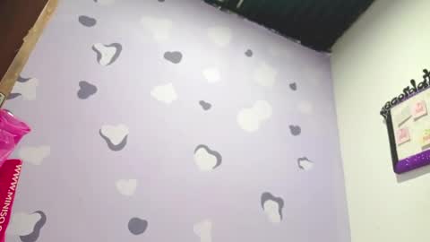 Snapshot of petiteivoryqueen chatting on 12-04-24, 03:04 danna online show from 12-04-24, 03:04