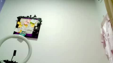 Snapshot of petiteivoryqueen chatting on 05-12-26, 04:53 danna online show from 05-12-26, 04:53