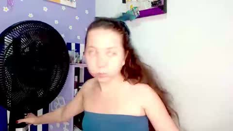 Snapshot of petiteivoryqueen chatting on 06-02-26, 05:42 danna online show from 06-02-26, 05:42
