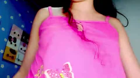 Snapshot of petiteivoryqueen chatting on 06-09-26, 04:24 danna online show from 06-09-26, 04:24