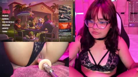 Snapshot of petitesally_ chatting on 12-02-24, 04:53 Sally online show from 12-02-24, 04:53