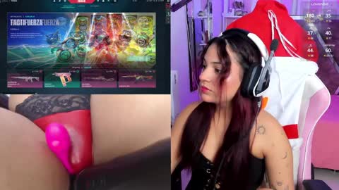 Snapshot of petitesofia_ chatting on 12-14-24, 01:05 Sofia online show from 12-14-24, 01:05