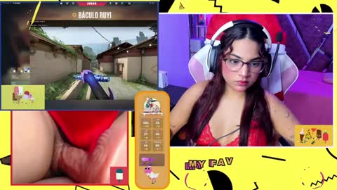Snapshot of petitesofia_ chatting on 12-31-24, 01:08 Sofia online show from 12-31-24, 01:08