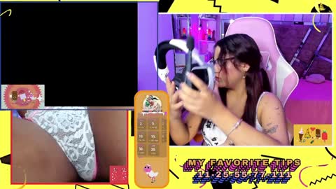 Snapshot of petitesofia_ chatting on 01-02-25, 01:08 Sofia online show from 01-02-25, 01:08