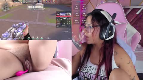 Snapshot of petitesofia_ chatting on 01-06-25, 04:13 Sofia online show from 01-06-25, 04:13