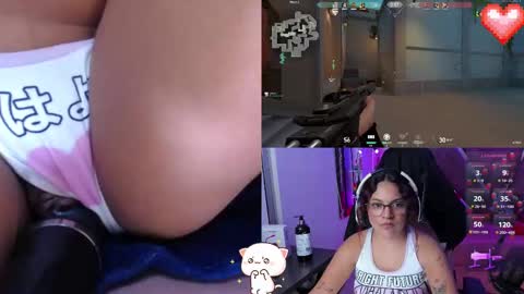 Snapshot of petitesofia_ chatting on 02-20-25, 06:13 Sofia online show from 02-20-25, 06:13