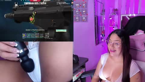 Snapshot of petitesofia_ chatting on 03-12-25, 06:33 Sofia online show from 03-12-25, 06:33