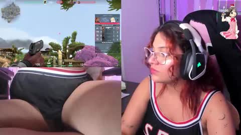 Snapshot of petitesofia_ chatting on 09-10-25, 05:35 Sofia online show from 09-10-25, 05:35
