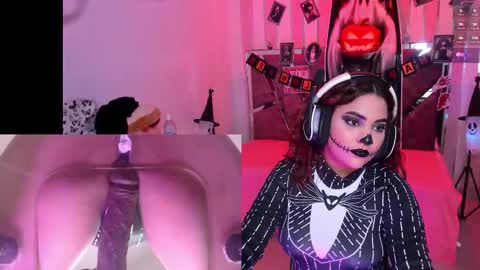 Snapshot of petitesofia_ chatting on 10-19-25, 07:47 Sofia online show from 10-19-25, 07:47