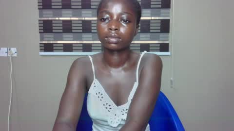 Snapshot of petitexxebony chatting on 05-17-26, 02:46 petitexxebony online show from 05-17-26, 02:46