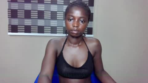 Snapshot of petitexxebony chatting on 05-19-26, 01:56 petitexxebony online show from 05-19-26, 01:56