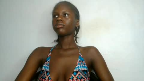 petitgirl88 online show from 07-09-26, 06:39