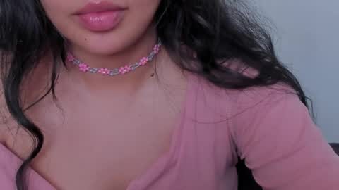 Snapshot of petitgirl_ chatting on 05-26-26, 07:21 J A S S online show from 05-26-26, 07:21
