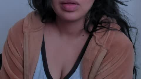 Snapshot of petitgirl_ chatting on 05-31-26, 04:58 J A S S online show from 05-31-26, 04:58