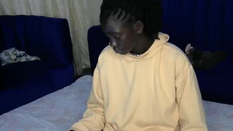 petitte_gyaal online show from 10-31-25, 10:22