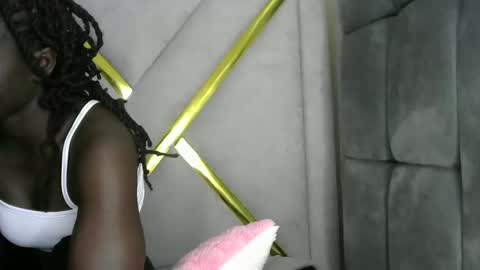 petitte_gyaal online show from 11-21-25, 07:18