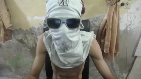 petty_boy777 online show from 01-12-26, 09:09